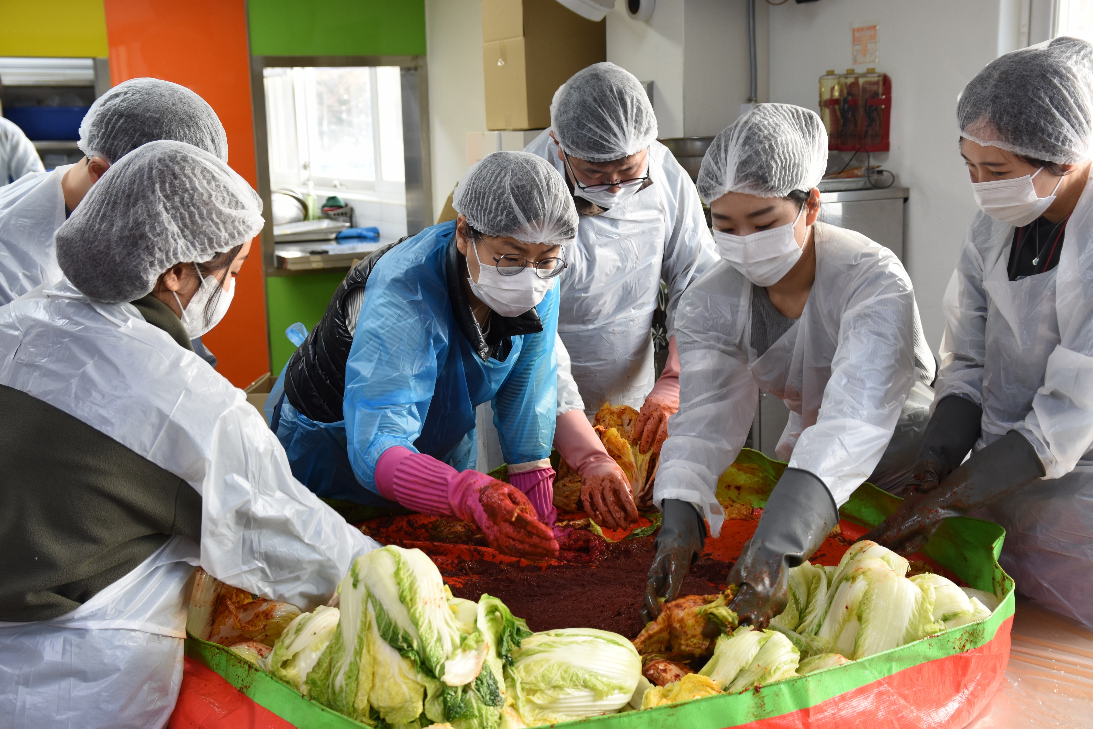 취약계층 대상 봉사활동